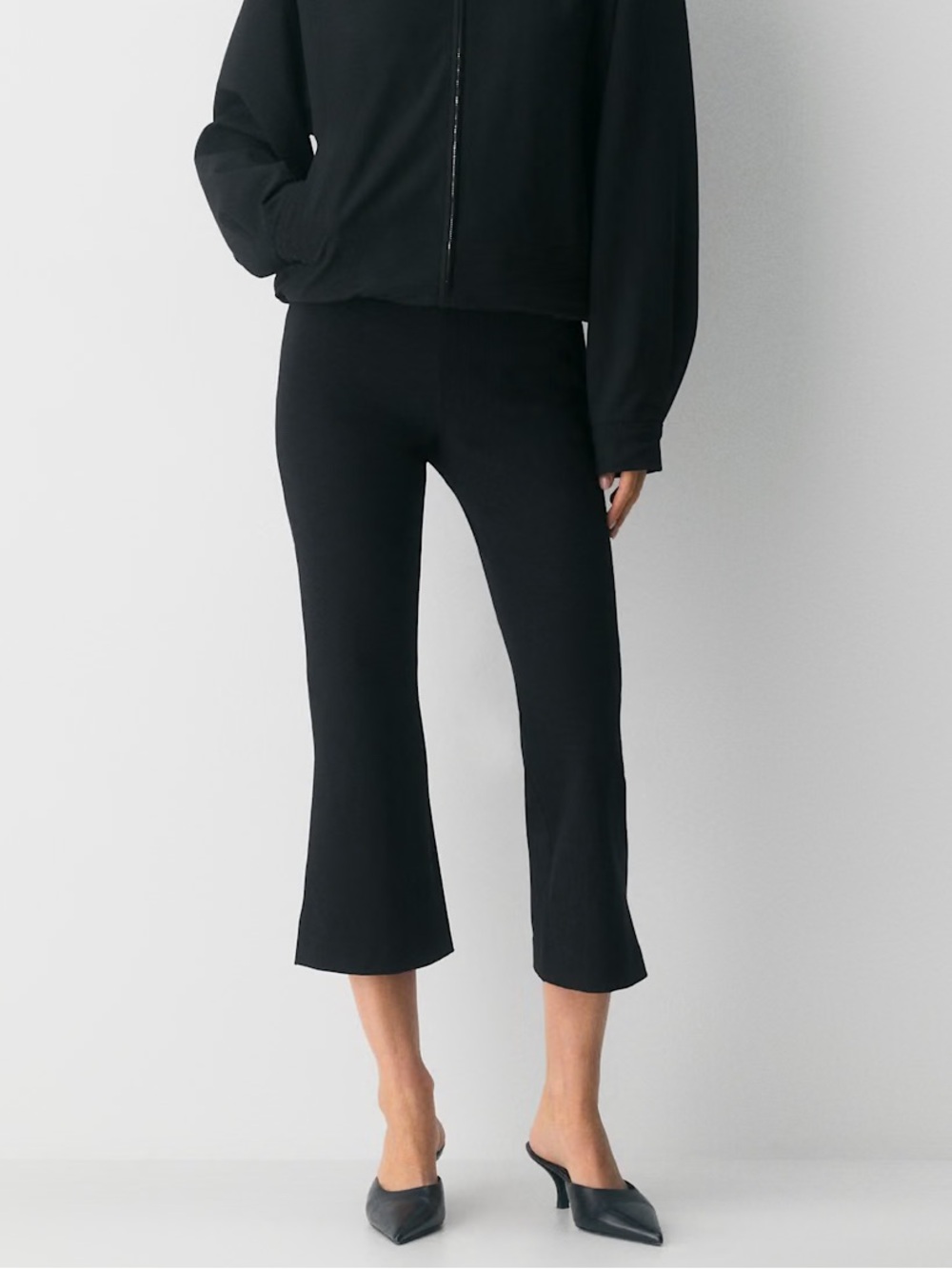 Aritzia Wilfred Cropped Flare Capri Knit Pants